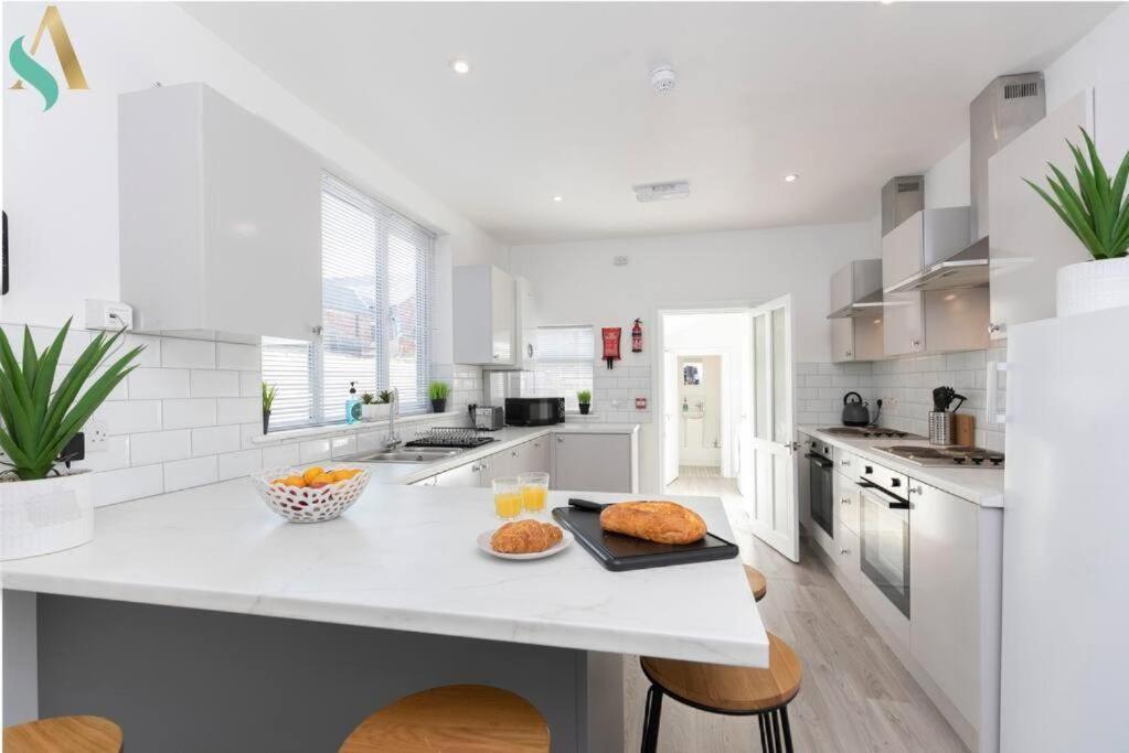 5 Double Bedrooms With Ensuites - Teesside House Tsac Redcar Exterior foto